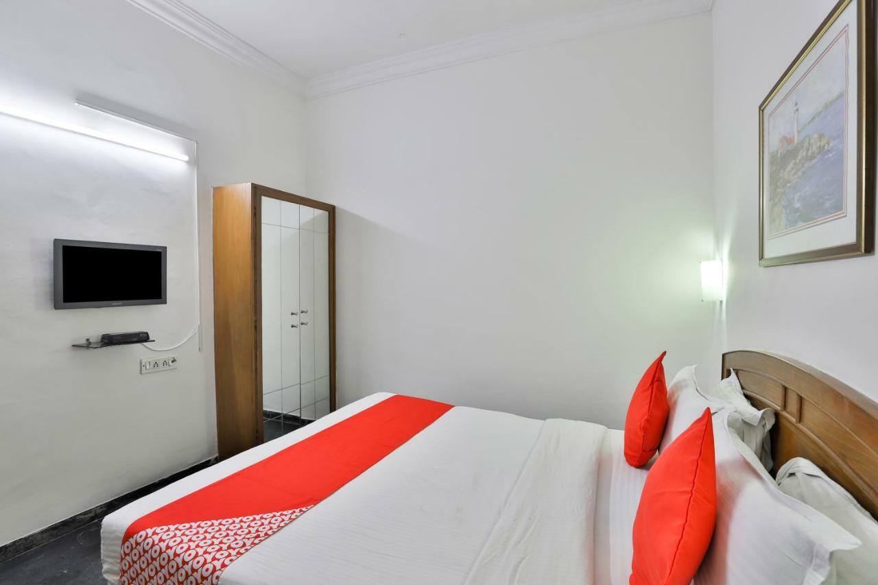 Hotel Chicago Ahmedabad Habitación foto